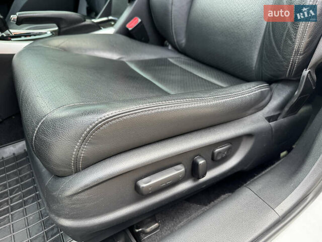 Белый Хонда Аккорд, объемом двигателя 3.5 л и пробегом 229 тыс. км за 16990 $, фото 19 на Automoto.ua