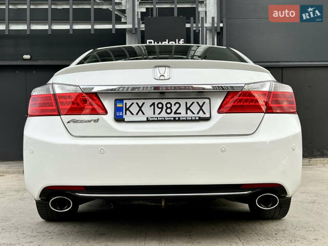 Белый Хонда Аккорд, объемом двигателя 2.4 л и пробегом 185 тыс. км за 12900 $, фото 15 на Automoto.ua