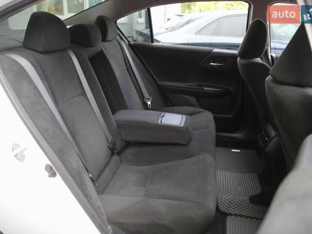 Білий Хонда Аккорд, об'ємом двигуна 2.36 л та пробігом 155 тис. км за 12900 $, фото 10 на Automoto.ua