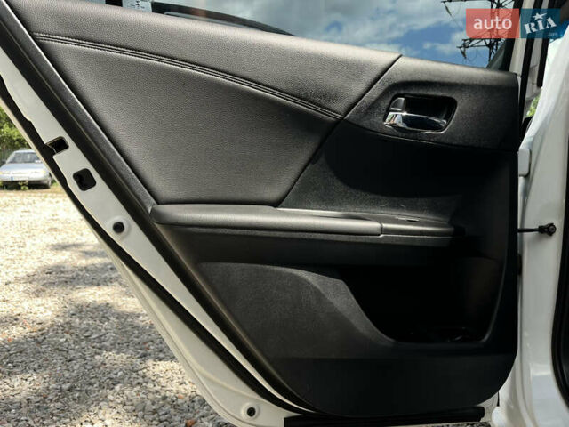 Белый Хонда Аккорд, объемом двигателя 2.4 л и пробегом 191 тыс. км за 13900 $, фото 15 на Automoto.ua