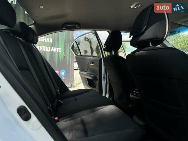 Белый Хонда Аккорд, объемом двигателя 2.4 л и пробегом 191 тыс. км за 13900 $, фото 16 на Automoto.ua