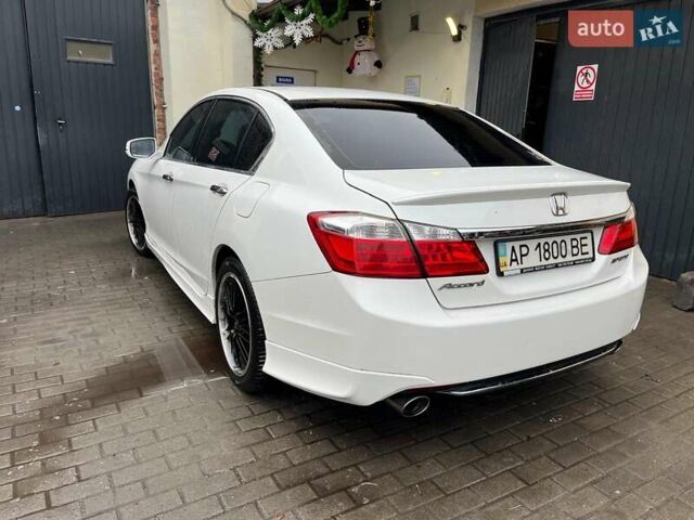 Белый Хонда Аккорд, объемом двигателя 2.36 л и пробегом 186 тыс. км за 13000 $, фото 1 на Automoto.ua