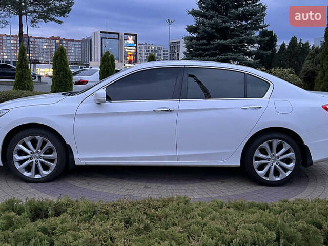 Белый Хонда Аккорд, объемом двигателя 3.47 л и пробегом 140 тыс. км за 12999 $, фото 3 на Automoto.ua