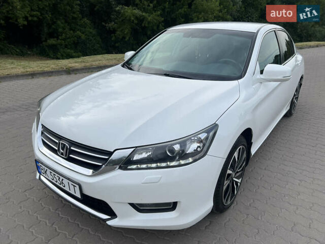 Білий Хонда Аккорд, об'ємом двигуна 2.4 л та пробігом 240 тис. км за 12650 $, фото 3 на Automoto.ua