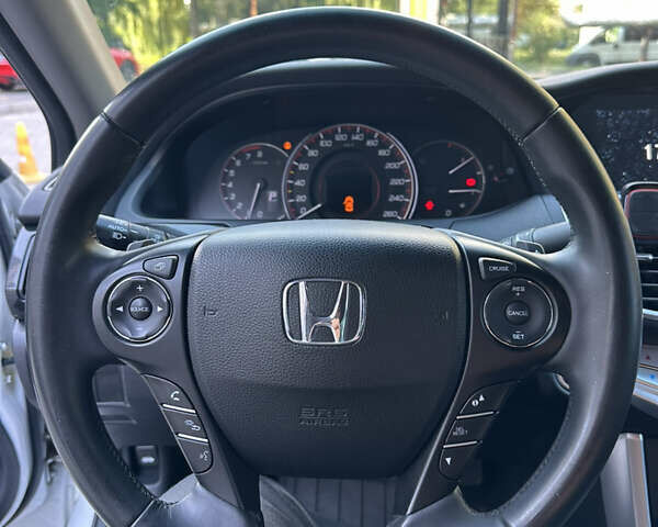 Белый Хонда Аккорд, объемом двигателя 2.4 л и пробегом 175 тыс. км за 13500 $, фото 16 на Automoto.ua