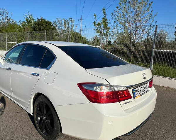 Белый Хонда Аккорд, объемом двигателя 2.4 л и пробегом 137 тыс. км за 13999 $, фото 4 на Automoto.ua