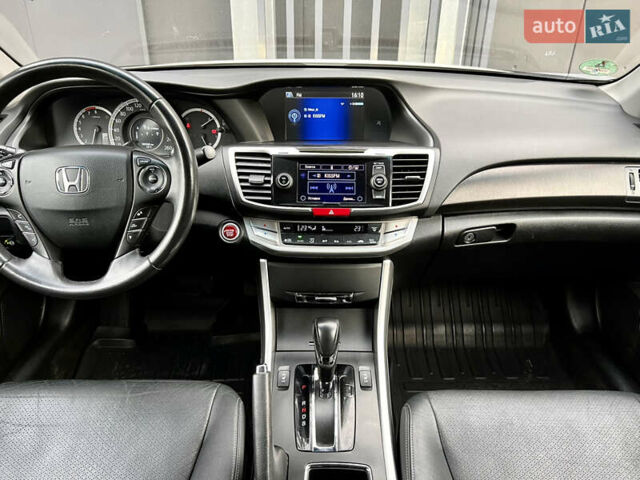 Белый Хонда Аккорд, объемом двигателя 2.4 л и пробегом 185 тыс. км за 12900 $, фото 1 на Automoto.ua