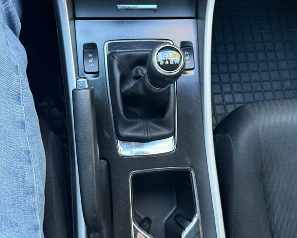 Білий Хонда Аккорд, об'ємом двигуна 2.4 л та пробігом 172 тис. км за 12999 $, фото 25 на Automoto.ua