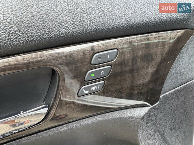 Белый Хонда Аккорд, объемом двигателя 3.5 л и пробегом 229 тыс. км за 16990 $, фото 18 на Automoto.ua