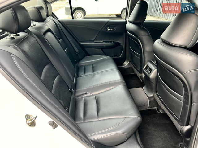 Белый Хонда Аккорд, объемом двигателя 2.4 л и пробегом 185 тыс. км за 12900 $, фото 50 на Automoto.ua