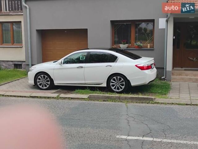 Белый Хонда Аккорд, объемом двигателя 2.36 л и пробегом 88 тыс. км за 16000 $, фото 4 на Automoto.ua