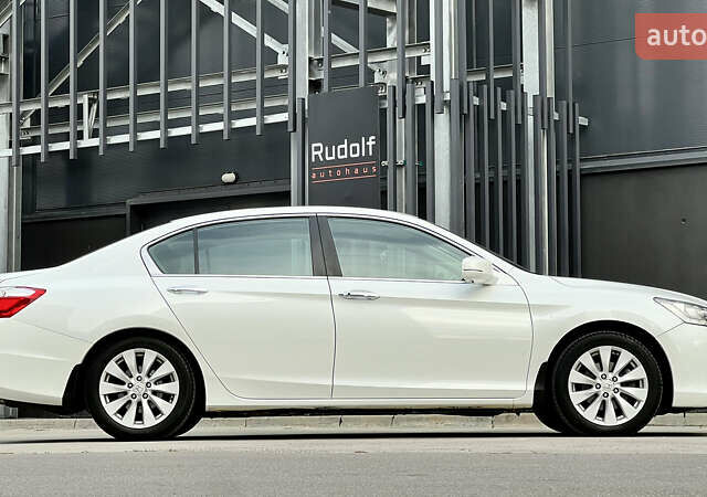 Белый Хонда Аккорд, объемом двигателя 2.4 л и пробегом 185 тыс. км за 12900 $, фото 4 на Automoto.ua