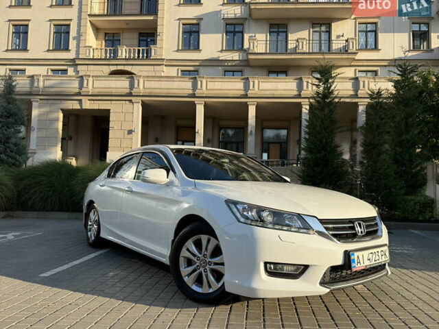 Белый Хонда Аккорд, объемом двигателя 2.4 л и пробегом 170 тыс. км за 13300 $, фото 1 на Automoto.ua