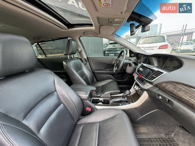 Белый Хонда Аккорд, объемом двигателя 3.5 л и пробегом 229 тыс. км за 16990 $, фото 43 на Automoto.ua