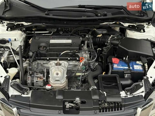 Білий Хонда Аккорд, об'ємом двигуна 2.4 л та пробігом 122 тис. км за 13500 $, фото 32 на Automoto.ua