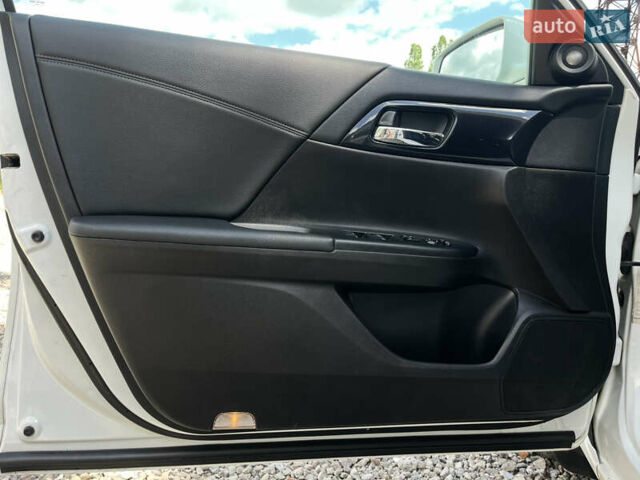 Белый Хонда Аккорд, объемом двигателя 2.4 л и пробегом 191 тыс. км за 13900 $, фото 10 на Automoto.ua