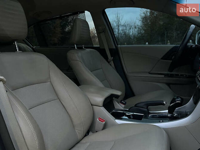 Белый Хонда Аккорд, объемом двигателя 3.47 л и пробегом 140 тыс. км за 12999 $, фото 20 на Automoto.ua