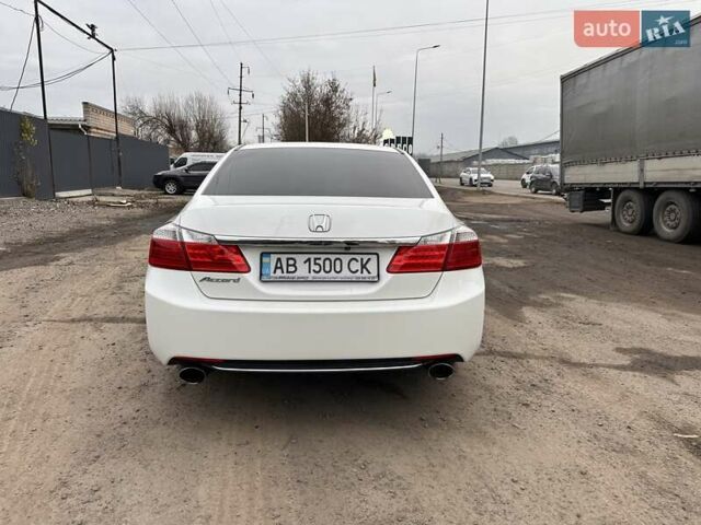 Білий Хонда Аккорд, об'ємом двигуна 2.36 л та пробігом 250 тис. км за 13700 $, фото 4 на Automoto.ua