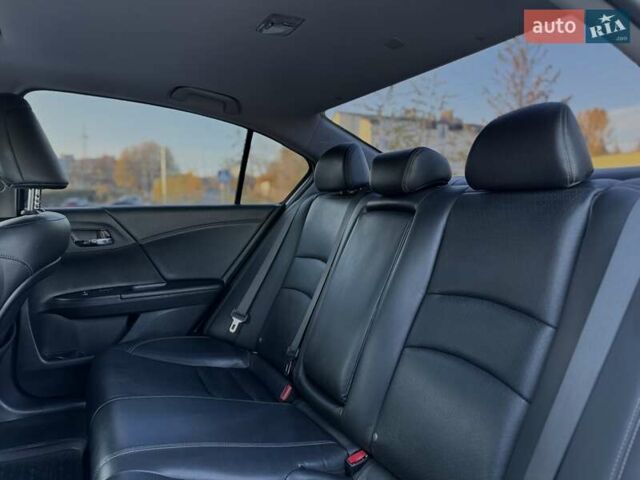 Білий Хонда Аккорд, об'ємом двигуна 2.35 л та пробігом 135 тис. км за 15300 $, фото 32 на Automoto.ua