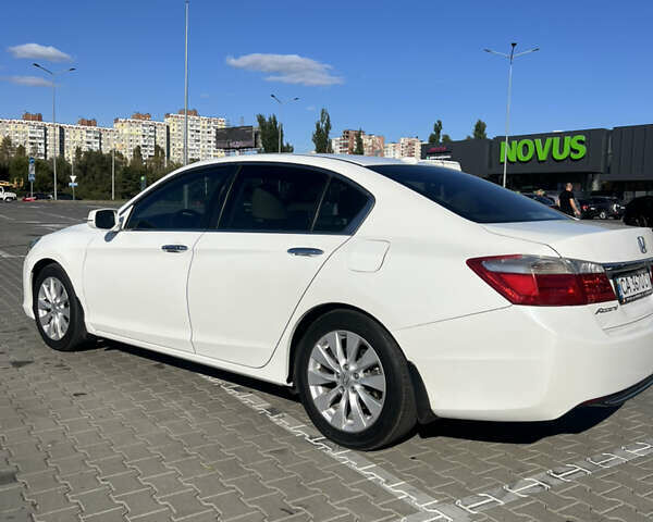 Белый Хонда Аккорд, объемом двигателя 2.4 л и пробегом 125 тыс. км за 12999 $, фото 11 на Automoto.ua