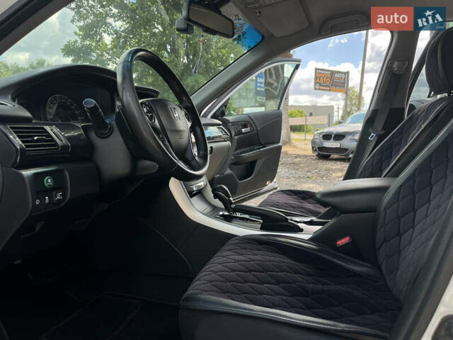 Белый Хонда Аккорд, объемом двигателя 2.4 л и пробегом 191 тыс. км за 13900 $, фото 8 на Automoto.ua