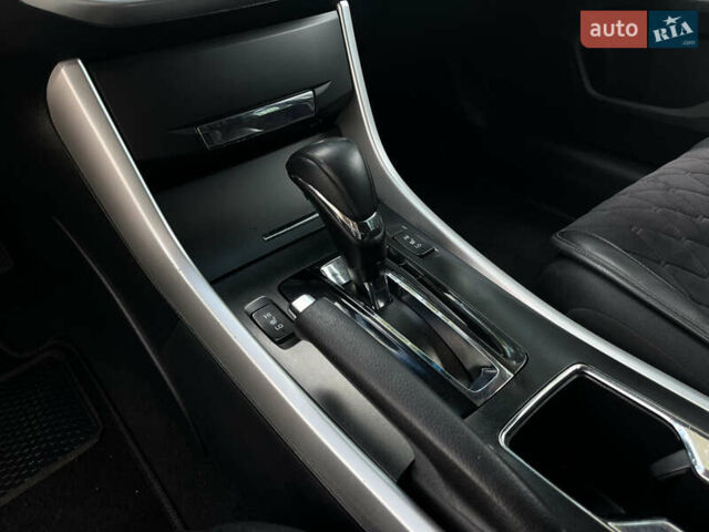 Белый Хонда Аккорд, объемом двигателя 2.4 л и пробегом 191 тыс. км за 13900 $, фото 24 на Automoto.ua