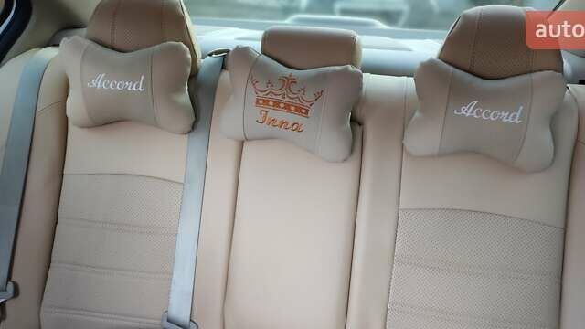 Белый Хонда Аккорд, объемом двигателя 2.36 л и пробегом 88 тыс. км за 16000 $, фото 15 на Automoto.ua