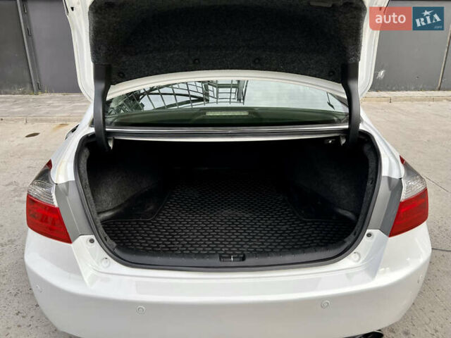 Белый Хонда Аккорд, объемом двигателя 2.4 л и пробегом 185 тыс. км за 12900 $, фото 55 на Automoto.ua