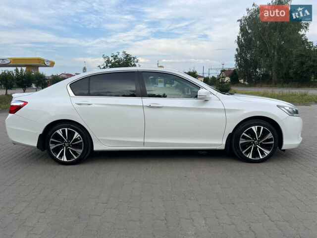 Білий Хонда Аккорд, об'ємом двигуна 2.4 л та пробігом 240 тис. км за 12650 $, фото 5 на Automoto.ua