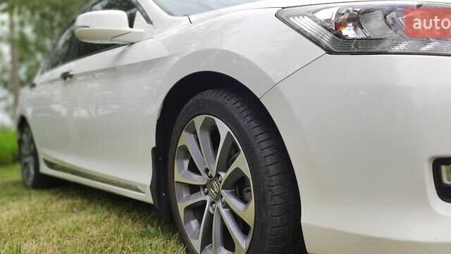 Белый Хонда Аккорд, объемом двигателя 2.36 л и пробегом 88 тыс. км за 16000 $, фото 3 на Automoto.ua