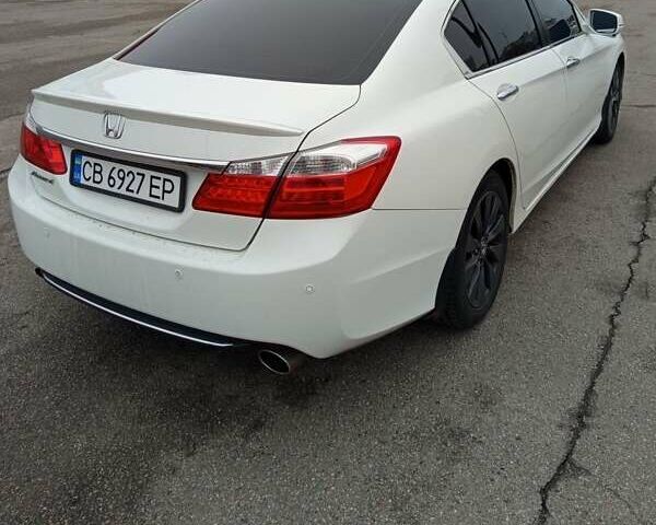 Белый Хонда Аккорд, объемом двигателя 2.36 л и пробегом 230 тыс. км за 12400 $, фото 4 на Automoto.ua