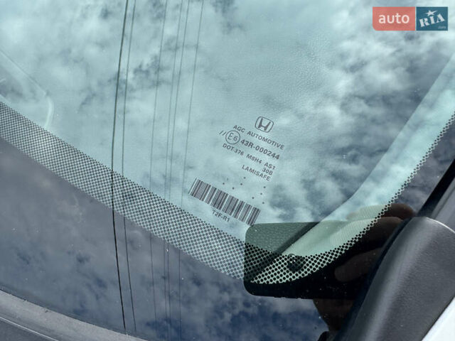 Белый Хонда Аккорд, объемом двигателя 3.5 л и пробегом 229 тыс. км за 16990 $, фото 12 на Automoto.ua