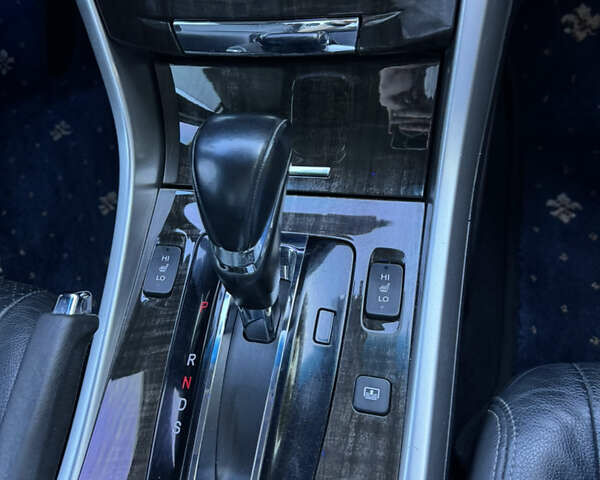 Белый Хонда Аккорд, объемом двигателя 3.47 л и пробегом 238 тыс. км за 14700 $, фото 10 на Automoto.ua