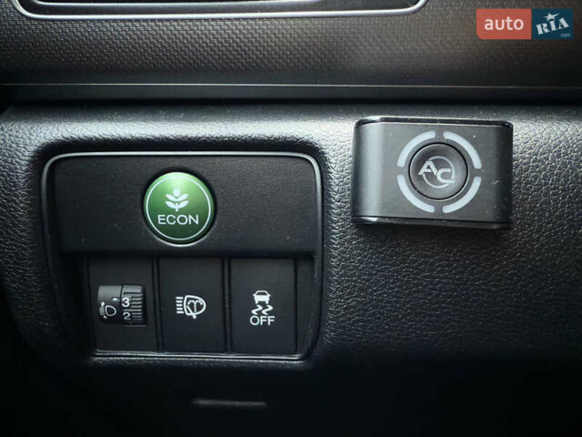 Белый Хонда Аккорд, объемом двигателя 2.36 л и пробегом 175 тыс. км за 12700 $, фото 15 на Automoto.ua