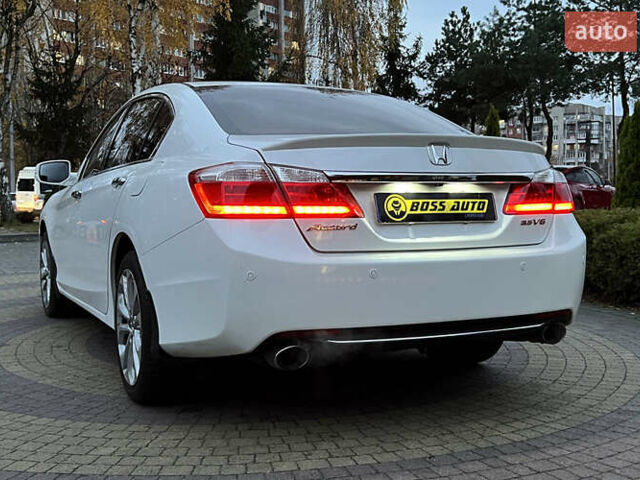 Белый Хонда Аккорд, объемом двигателя 3.47 л и пробегом 140 тыс. км за 12999 $, фото 4 на Automoto.ua