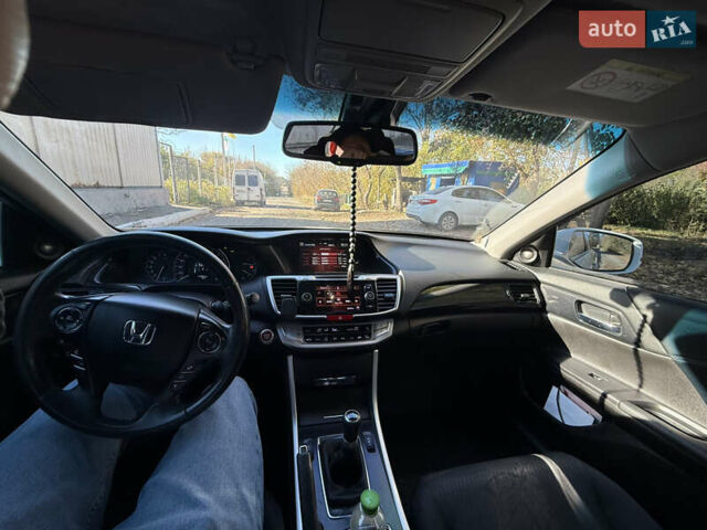 Білий Хонда Аккорд, об'ємом двигуна 2.4 л та пробігом 172 тис. км за 12999 $, фото 21 на Automoto.ua
