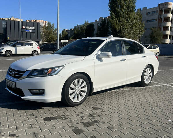 Белый Хонда Аккорд, объемом двигателя 2.4 л и пробегом 125 тыс. км за 12999 $, фото 6 на Automoto.ua