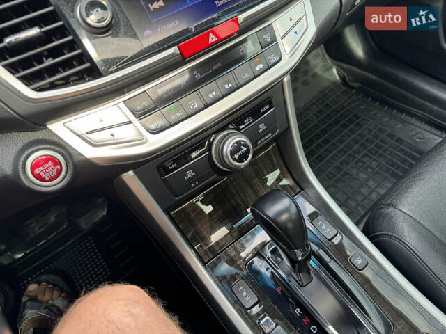 Белый Хонда Аккорд, объемом двигателя 3.5 л и пробегом 229 тыс. км за 16990 $, фото 29 на Automoto.ua