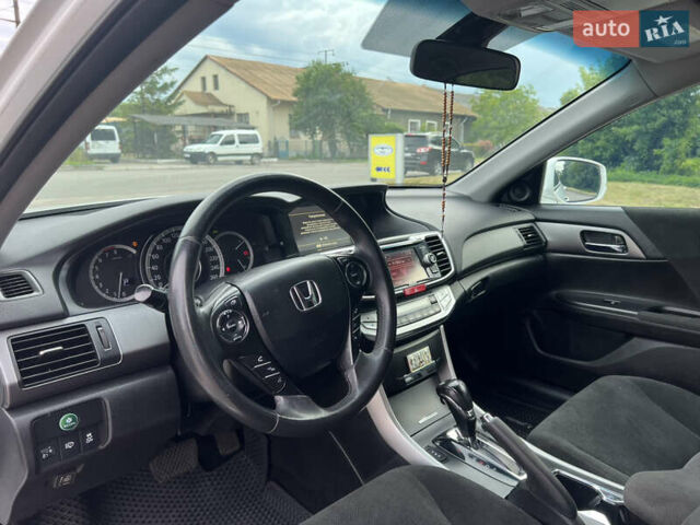 Білий Хонда Аккорд, об'ємом двигуна 2.4 л та пробігом 240 тис. км за 12650 $, фото 18 на Automoto.ua