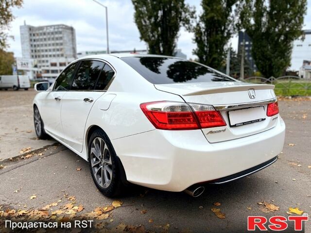 Білий Хонда Аккорд, об'ємом двигуна 2.4 л та пробігом 134 тис. км за 12900 $, фото 5 на Automoto.ua