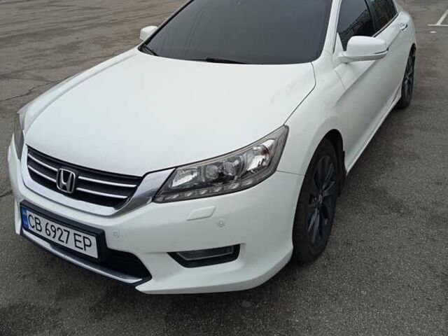 Белый Хонда Аккорд, объемом двигателя 2.36 л и пробегом 230 тыс. км за 12400 $, фото 1 на Automoto.ua