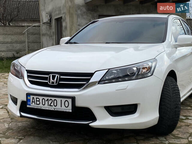 Белый Хонда Аккорд, объемом двигателя 2.36 л и пробегом 210 тыс. км за 13500 $, фото 4 на Automoto.ua
