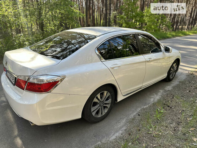 Белый Хонда Аккорд, объемом двигателя 2.4 л и пробегом 121 тыс. км за 13800 $, фото 8 на Automoto.ua