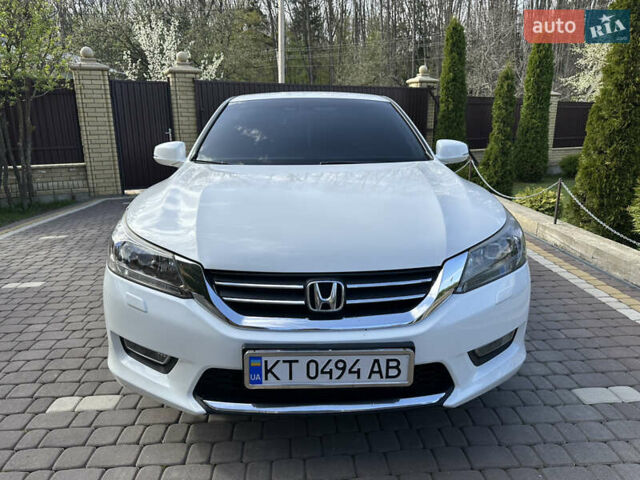 Белый Хонда Аккорд, объемом двигателя 2.4 л и пробегом 212 тыс. км за 11500 $, фото 1 на Automoto.ua