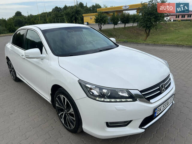 Білий Хонда Аккорд, об'ємом двигуна 2.4 л та пробігом 240 тис. км за 12650 $, фото 2 на Automoto.ua