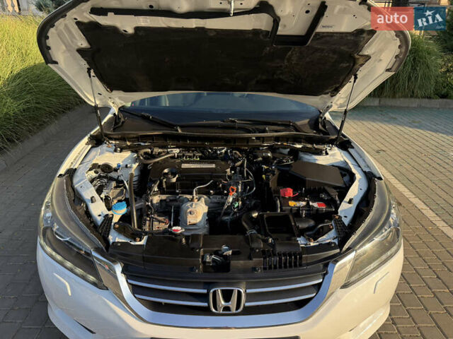 Белый Хонда Аккорд, объемом двигателя 2.4 л и пробегом 170 тыс. км за 13300 $, фото 9 на Automoto.ua