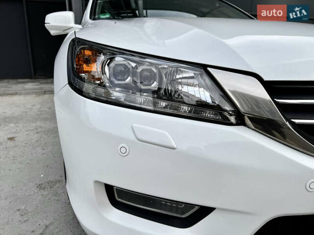 Белый Хонда Аккорд, объемом двигателя 2.4 л и пробегом 185 тыс. км за 12900 $, фото 12 на Automoto.ua