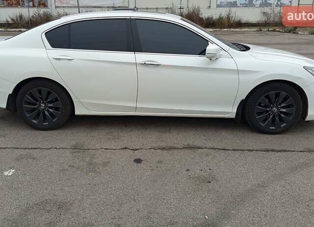 Белый Хонда Аккорд, объемом двигателя 2.36 л и пробегом 230 тыс. км за 12400 $, фото 3 на Automoto.ua