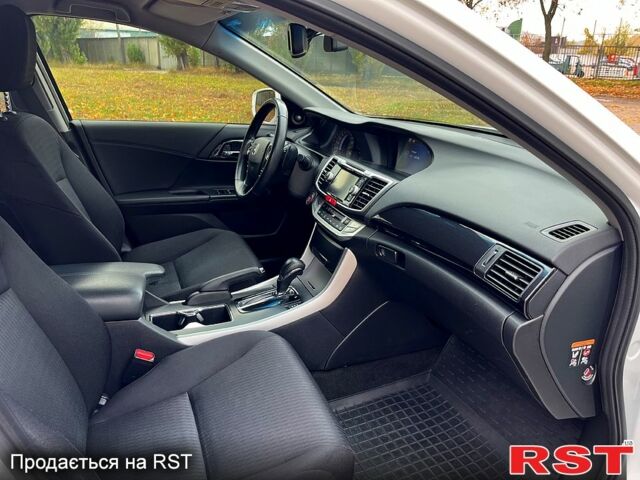 Білий Хонда Аккорд, об'ємом двигуна 2.4 л та пробігом 134 тис. км за 12900 $, фото 12 на Automoto.ua