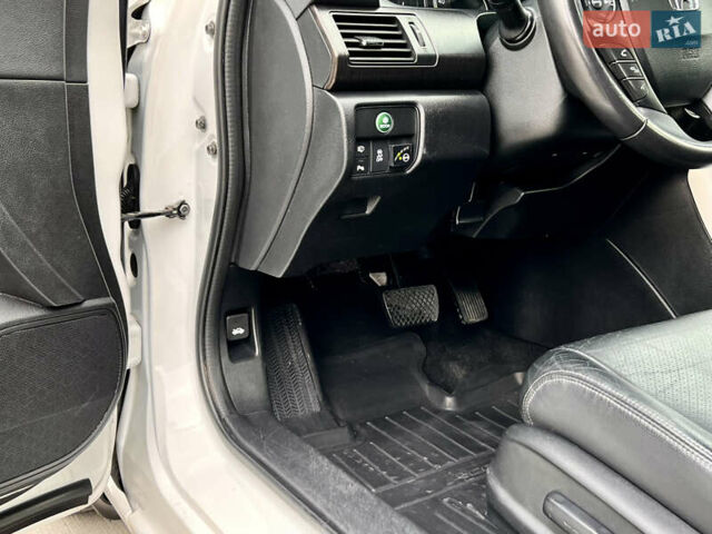 Белый Хонда Аккорд, объемом двигателя 2.4 л и пробегом 185 тыс. км за 12900 $, фото 26 на Automoto.ua